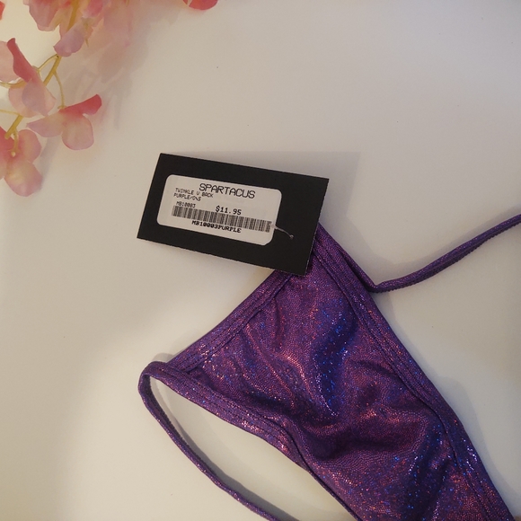 Twinkle v Back - Picture 2 of 4